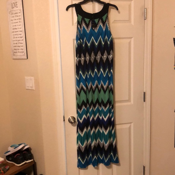 Maxi Dress - Picture 4 of 9